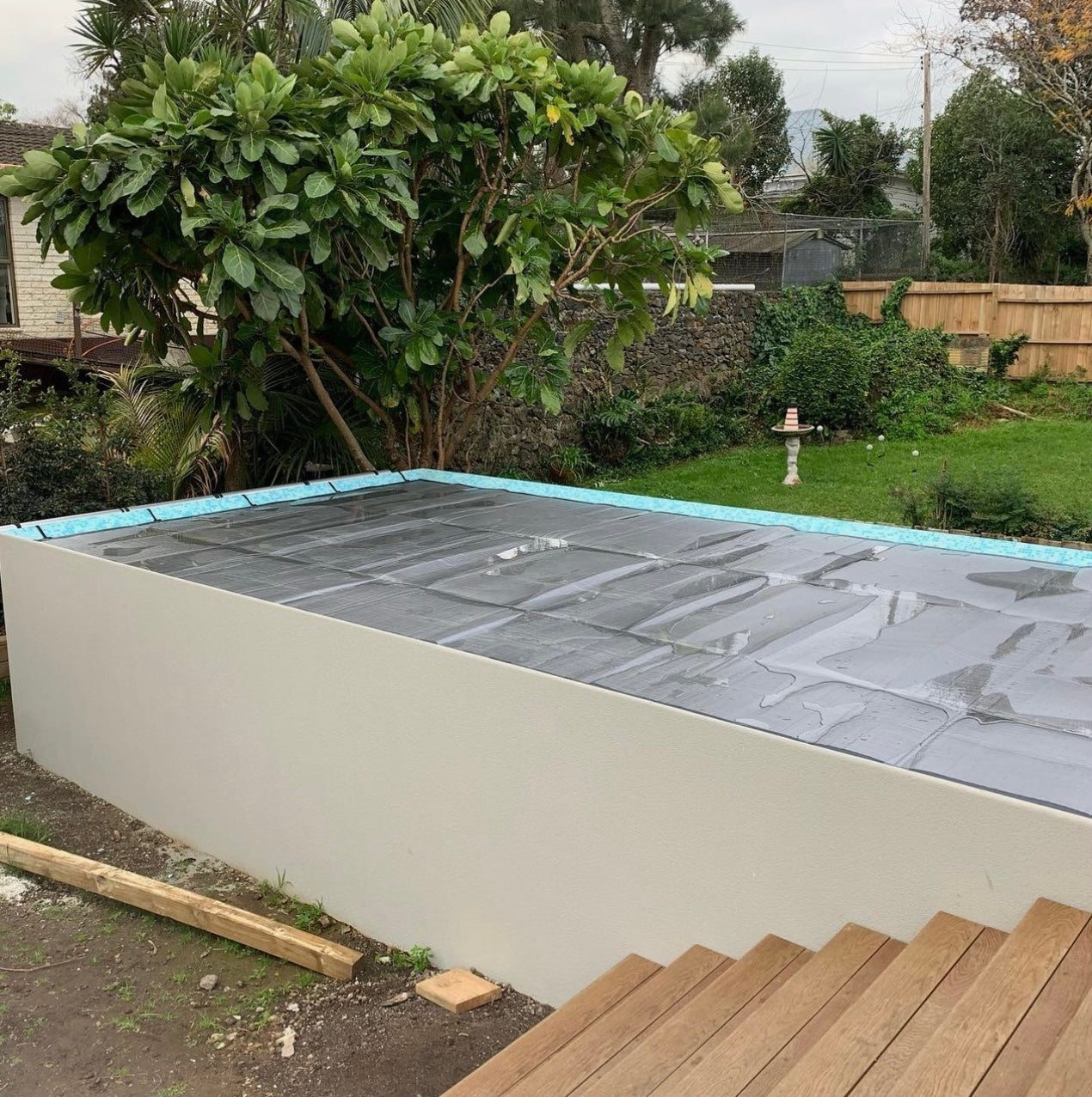 Sunbather 114 DDL Wall-Mounted Roller