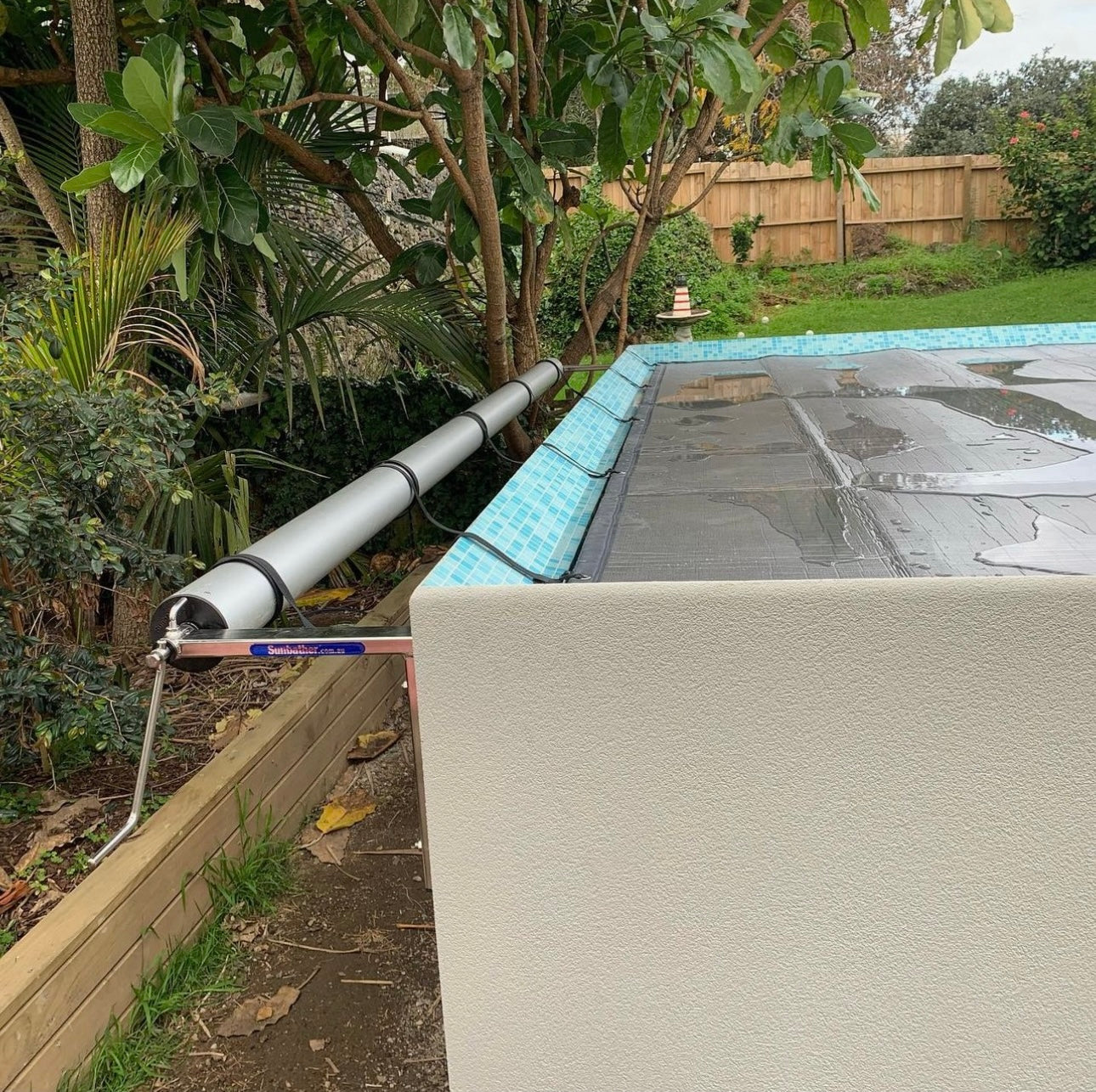 Sunbather 114 DDL Wall-Mounted Roller