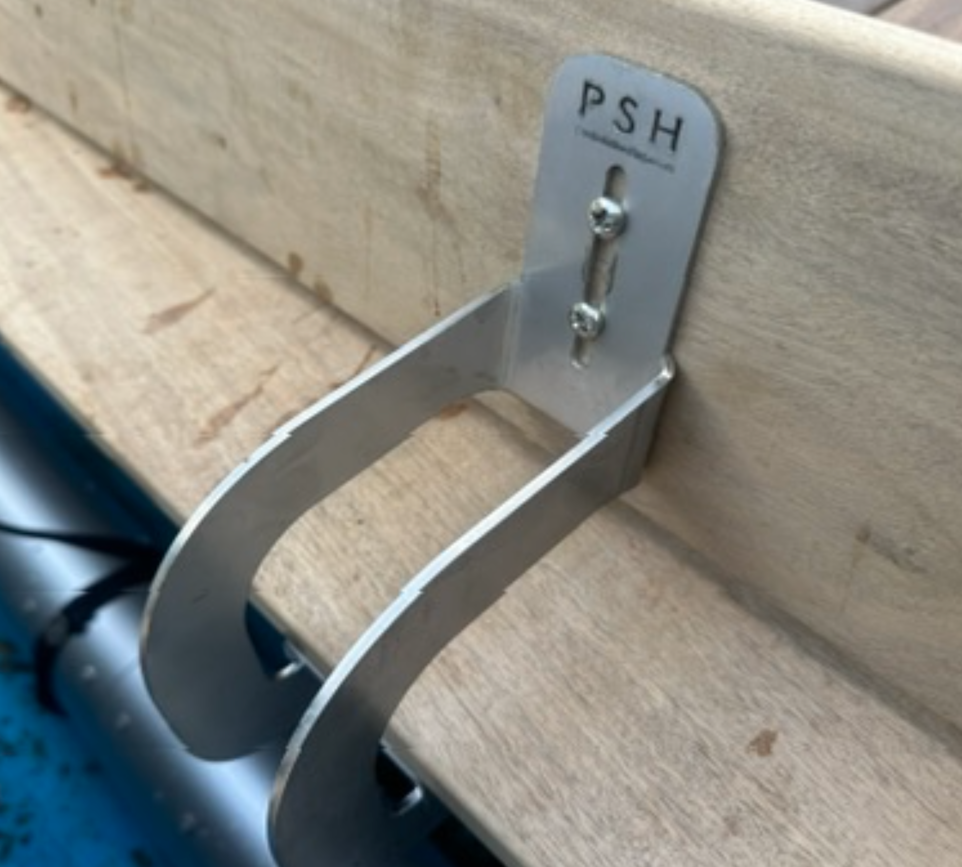 PSH Eco-Vanishing Hidden Roller bracket system - Timber lid finish
