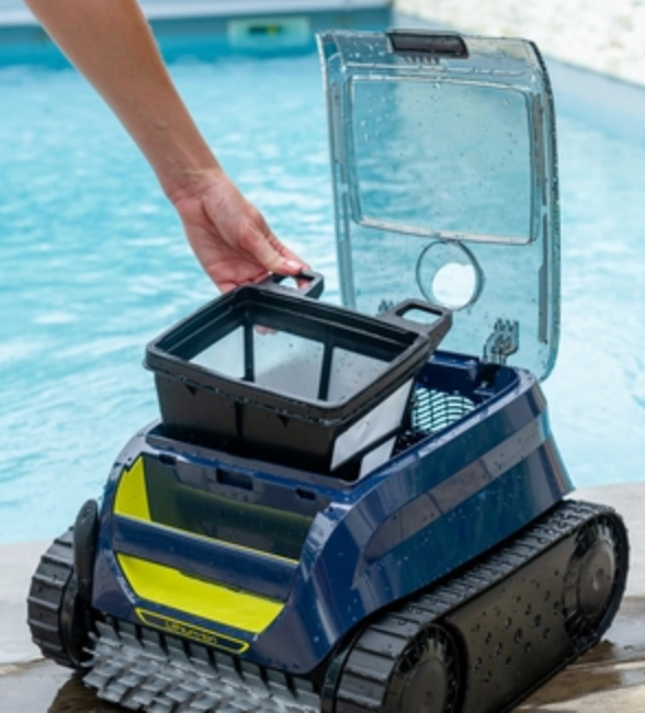 WR000631 FREERIDER FR800 CORDLESS ROBOT