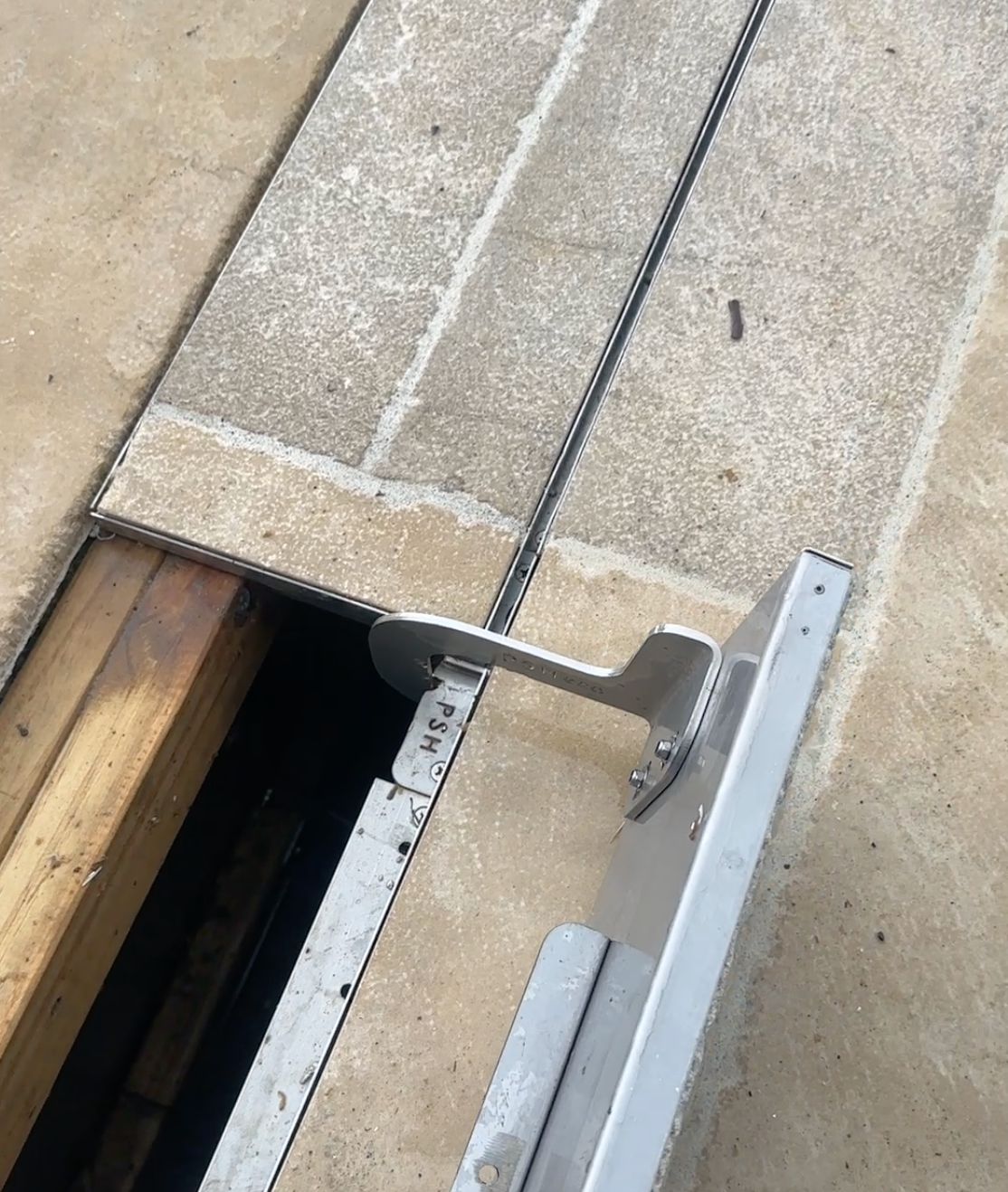 Eco-Vanishing Cavity Storage - Tiles lid, Under Ground, Full 316 Stainless steel and blend units available