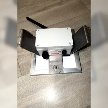 Solar Roof Buddy rear mounting bracket and enclosure detail